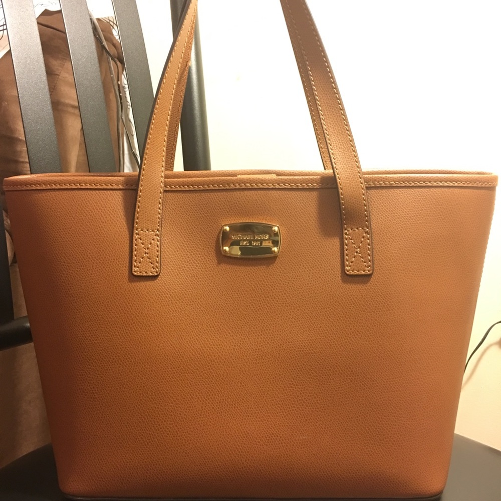 NWOT Michael Kros Jet set small travel bag 👜